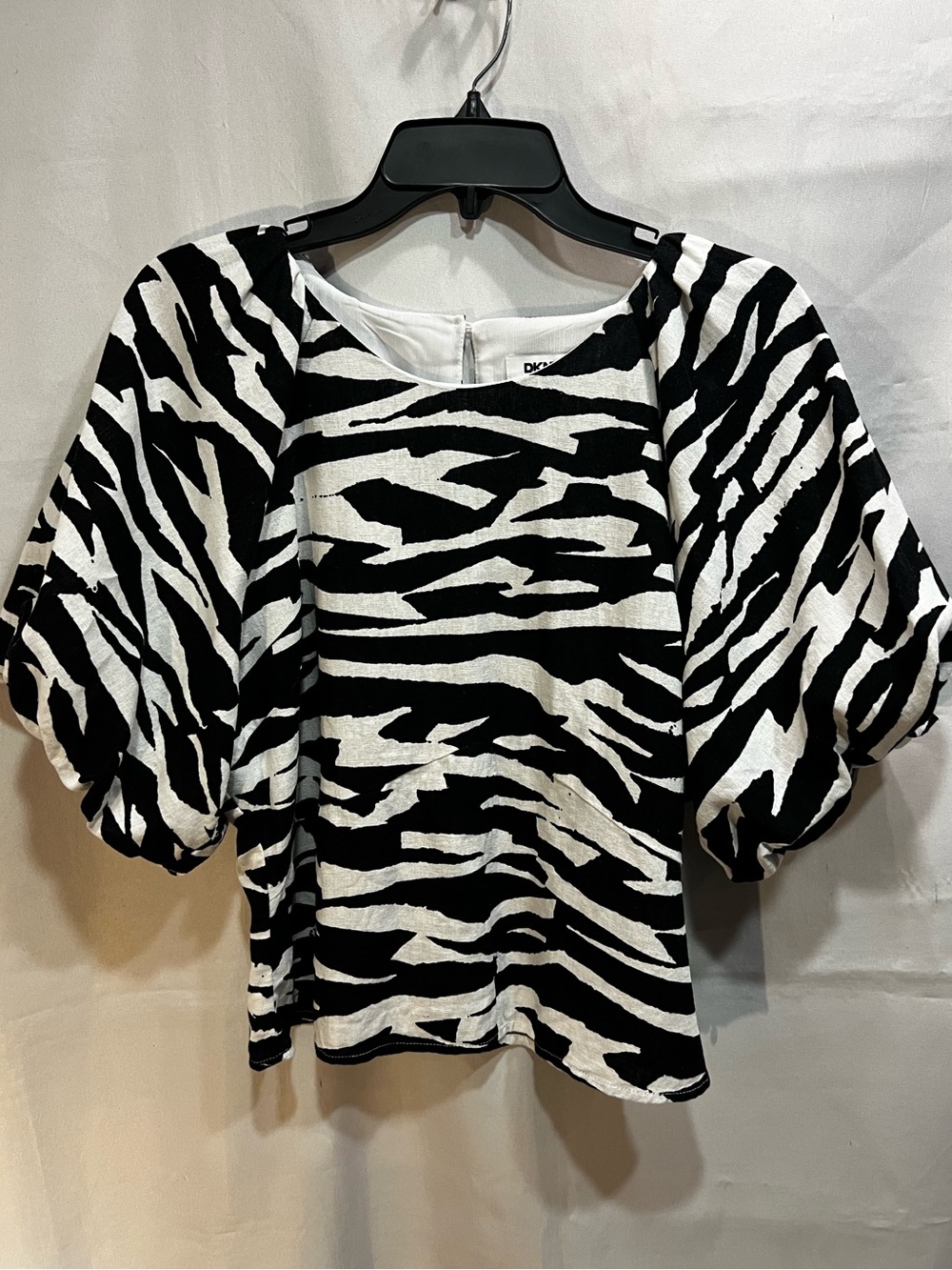 DKNY Linen Blend Black and White Zebra Puff-Sleeve Blouse Size L